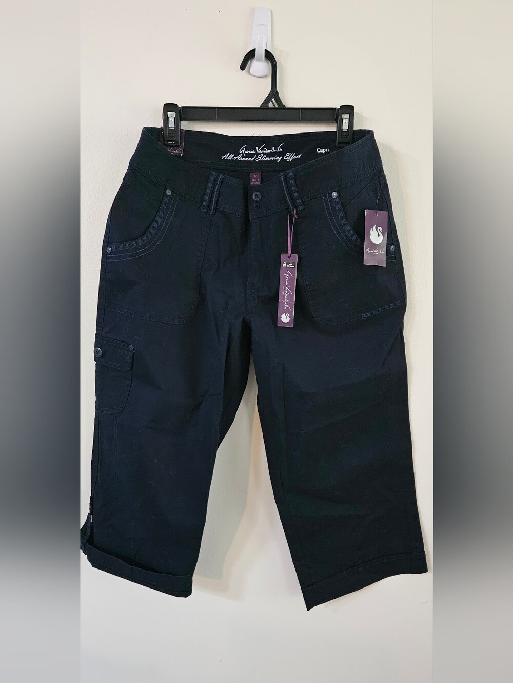 Gloria Vanderbilt Navy Cargo Capri Pants- All Around Slimming Effect. Work Wear.